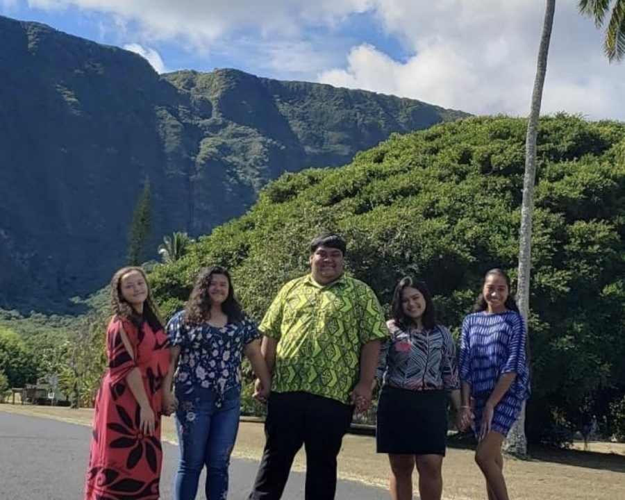 Members of Nā Kuahaʻa a Kaʻupumoaʻula visiting Kalaupapa