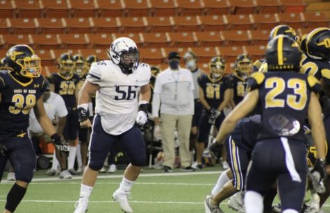 I MUA WARRIORS! Hiapo Kaʻapana plays in his first game since
vaccine mandate was announced. 