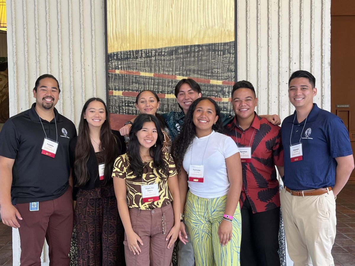 Kamehameha haumāna and staff after their first day of the convention. 